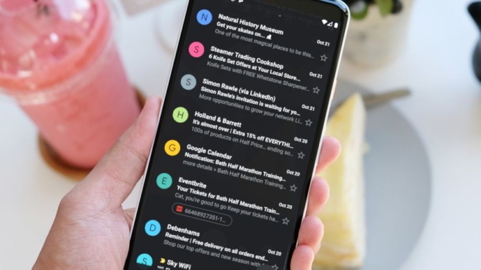 Showing dark theme on Gmail