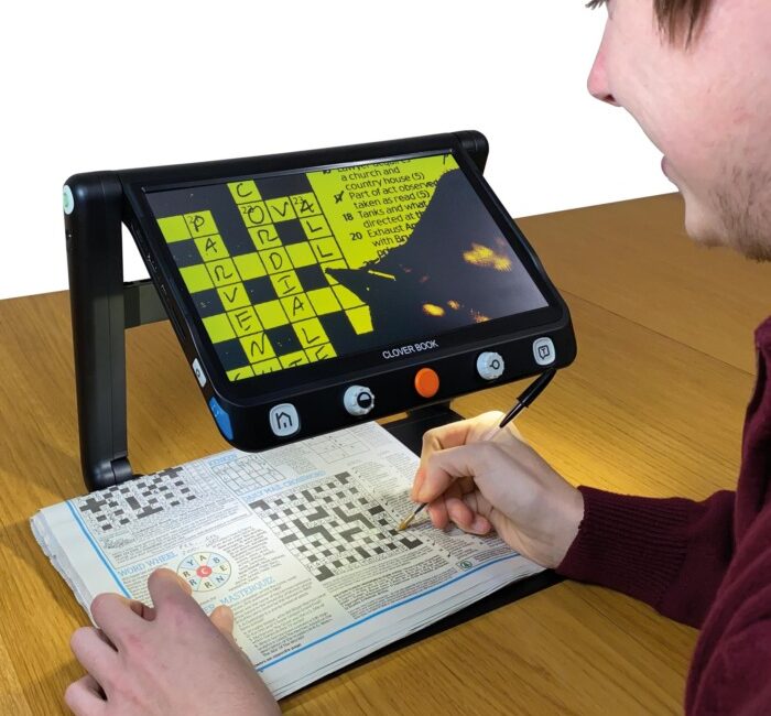 CloverBook lite video magnifier